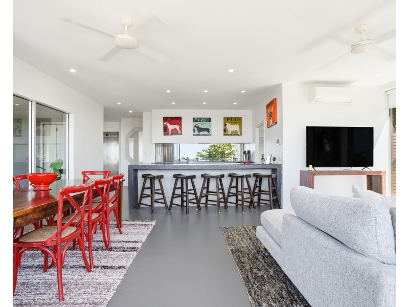 Unit 5/2 Coonanglebah Close, Mission Beach QLD 4852