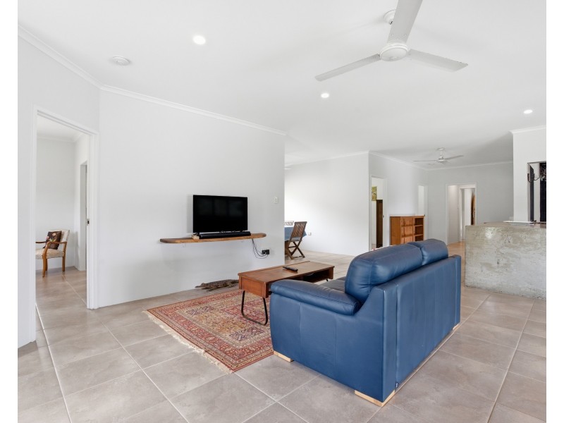 8 North Hull Road, Carmoo QLD 4852