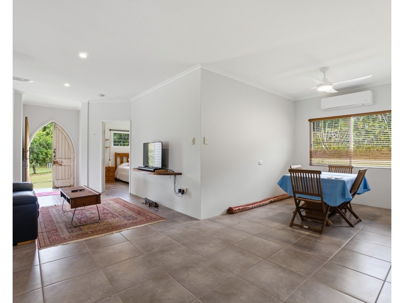 8 North Hull Road, Carmoo QLD 4852