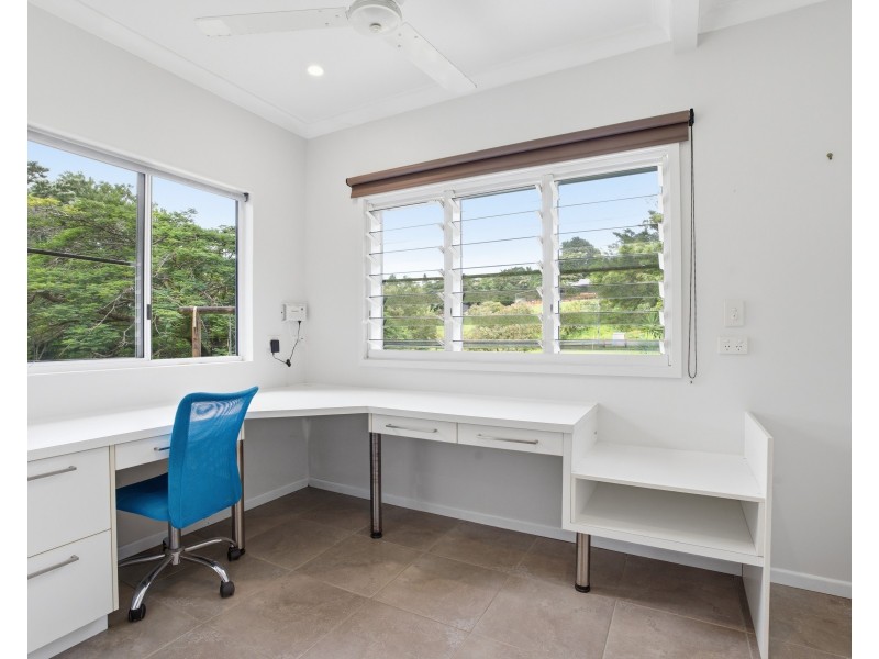 8 North Hull Road, Carmoo QLD 4852