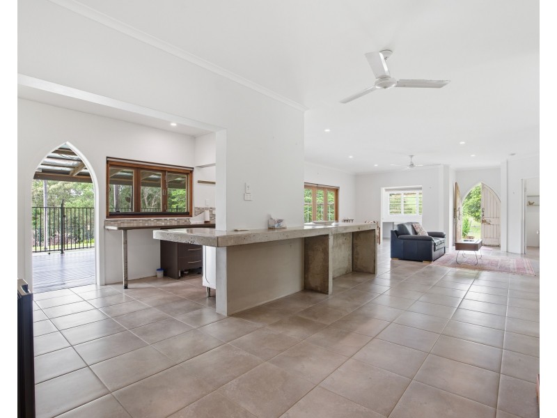 8 North Hull Road, Carmoo QLD 4852