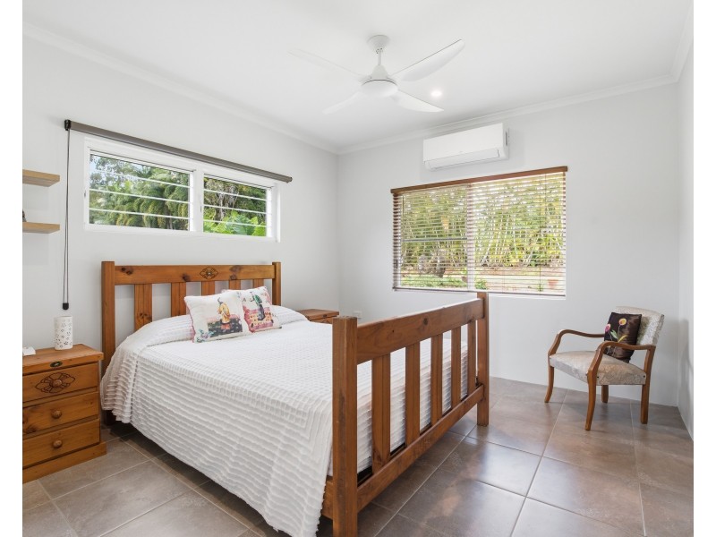 8 North Hull Road, Carmoo QLD 4852