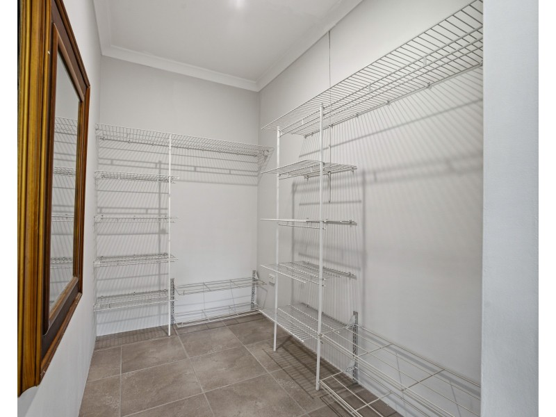 8 North Hull Road, Carmoo QLD 4852