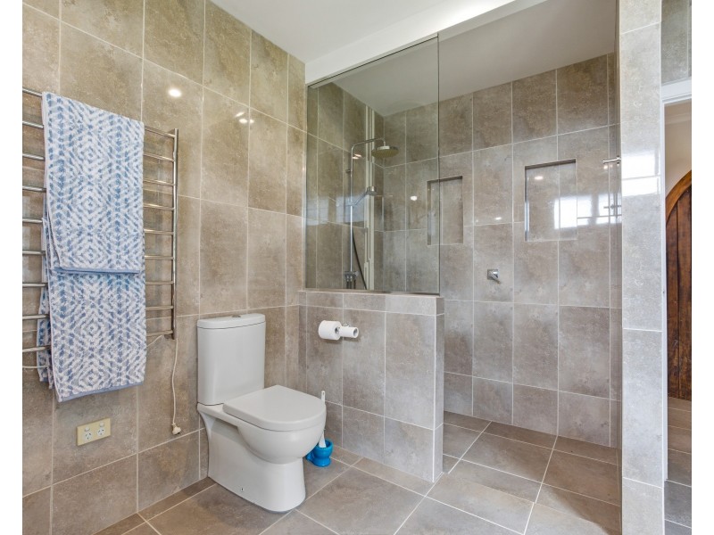 8 North Hull Road, Carmoo QLD 4852