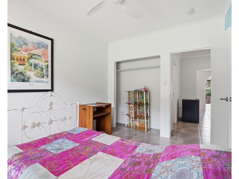 8 North Hull Road, Carmoo QLD 4852