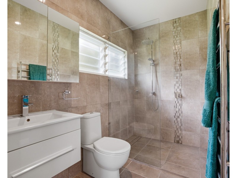 8 North Hull Road, Carmoo QLD 4852