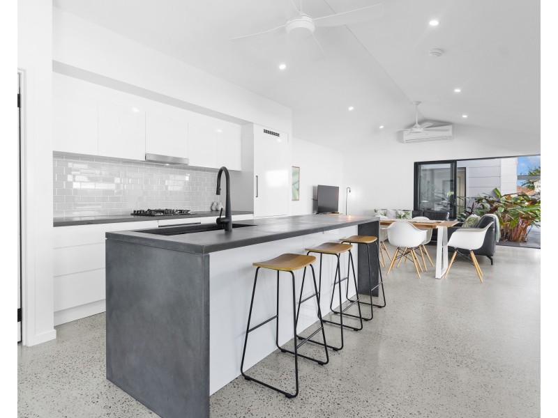 11 Holland Street, Wongaling Beach QLD 4852