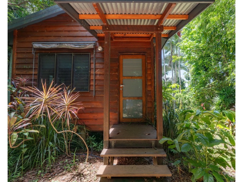 6 Webb Court, Bingil Bay QLD 4852