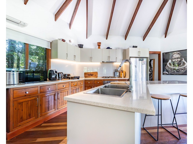 6 Webb Court, Bingil Bay QLD 4852