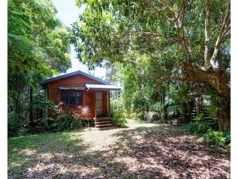 6 Webb Court, Bingil Bay QLD 4852