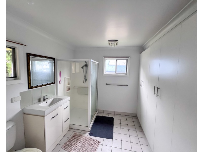 7 Black Street, Tully QLD 4854