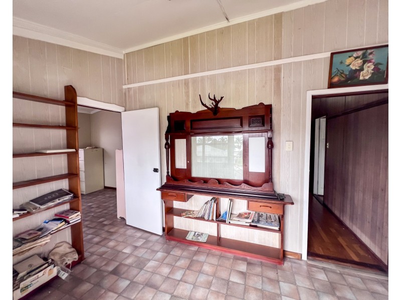 7 Black Street, Tully QLD 4854