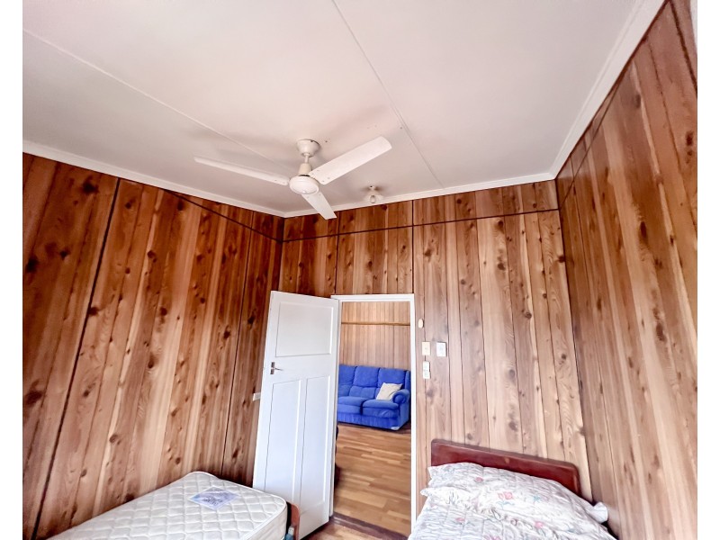 7 Black Street, Tully QLD 4854