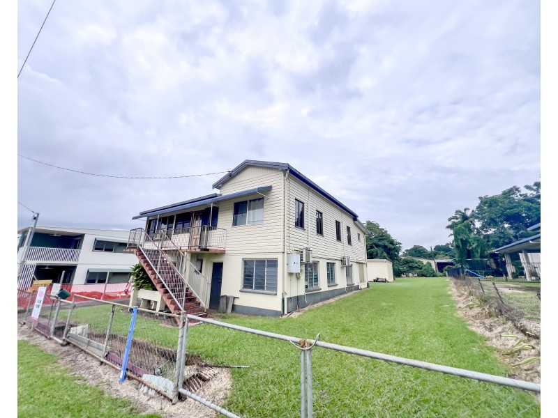 7 Black Street, Tully QLD 4854