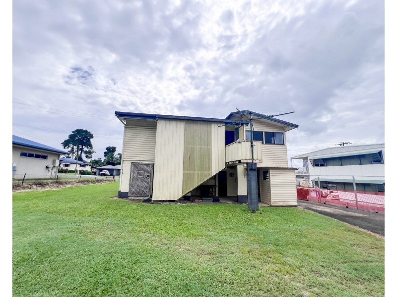 7 Black Street, Tully QLD 4854