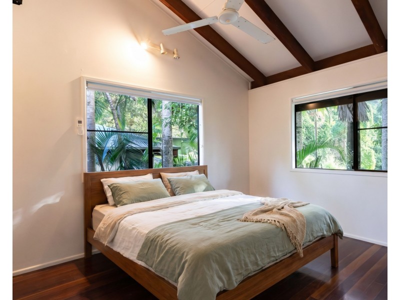 61 Cutten Street, Bingil Bay QLD 4852