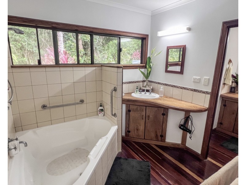 146 Lindsay Road, Carmoo QLD 4852
