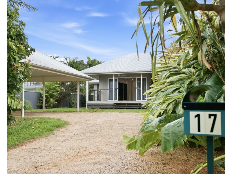 17 Rise Crescent, Mission Beach QLD 4852