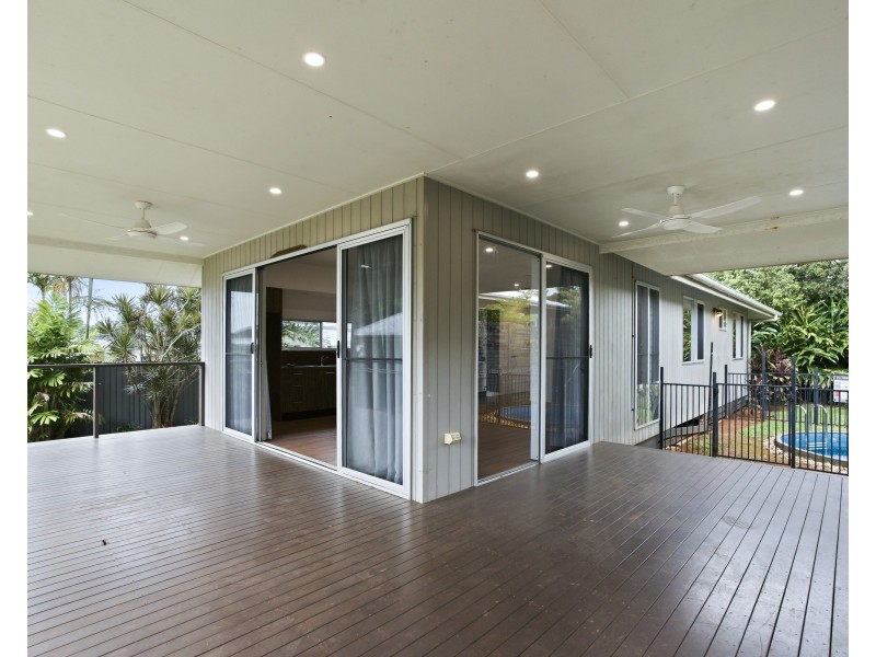 17 Rise Crescent, Mission Beach QLD 4852