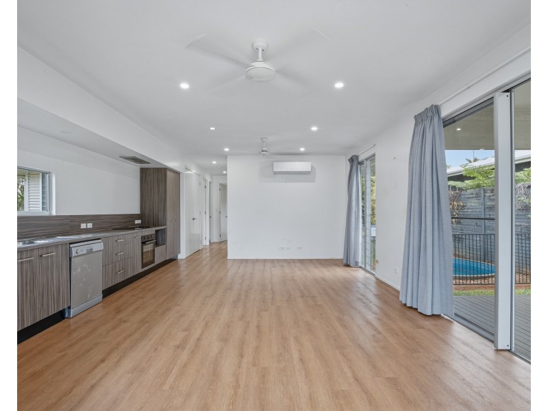 17 Rise Crescent, Mission Beach QLD 4852