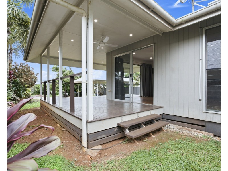 17 Rise Crescent, Mission Beach QLD 4852