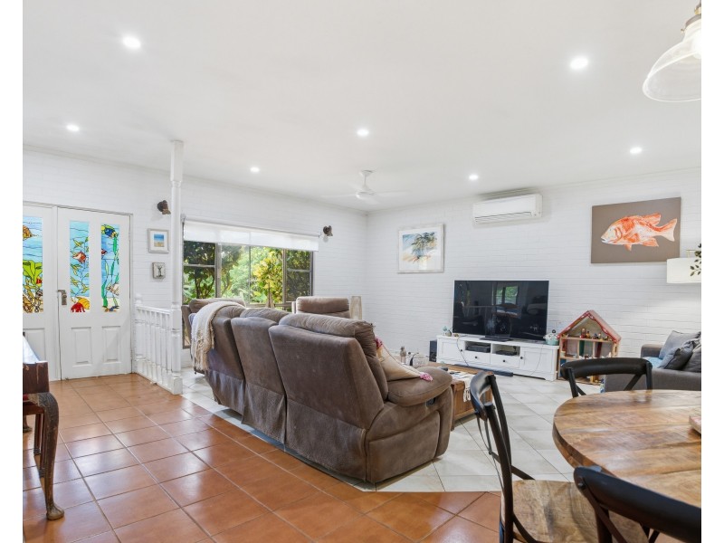 28 Kent Close, Mission Beach QLD 4852