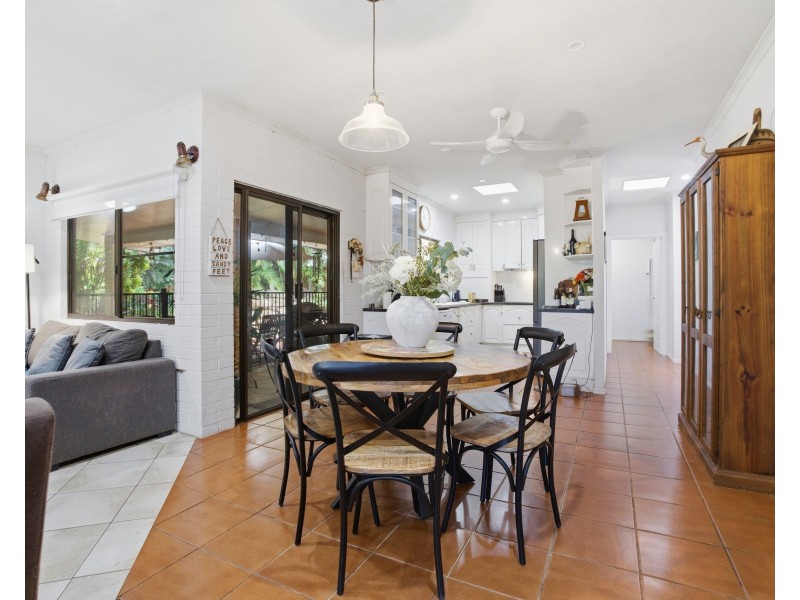 28 Kent Close, Mission Beach QLD 4852