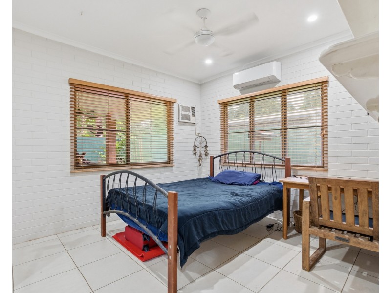 28 Kent Close, Mission Beach QLD 4852