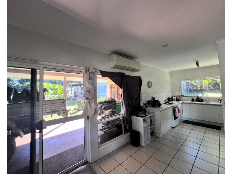 11 Royal Palm Drive, Mission Beach QLD 4852