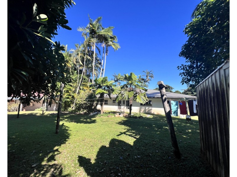 11 Royal Palm Drive, Mission Beach QLD 4852