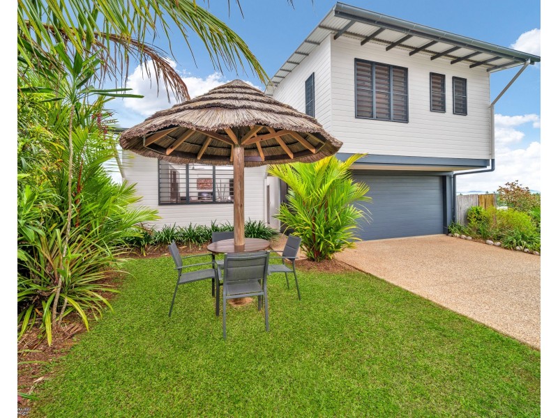 4 Rise Crescent, Mission Beach QLD 4852