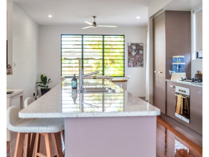 4 Rise Crescent, Mission Beach QLD 4852