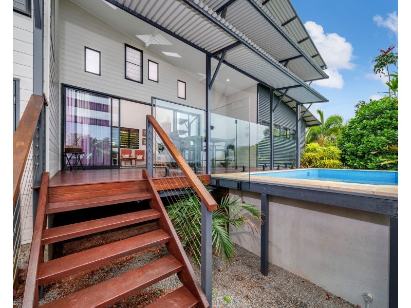 4 Rise Crescent, Mission Beach QLD 4852