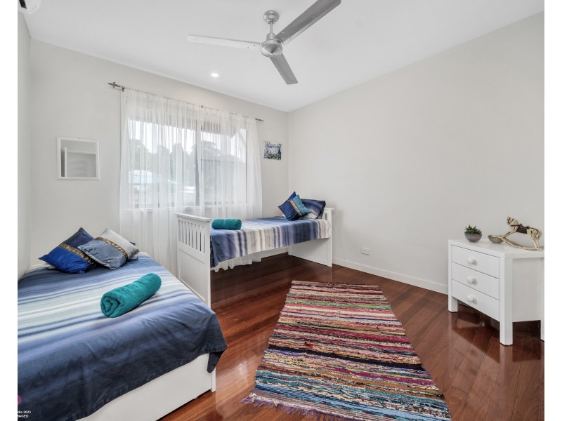 4 Rise Crescent, Mission Beach QLD 4852