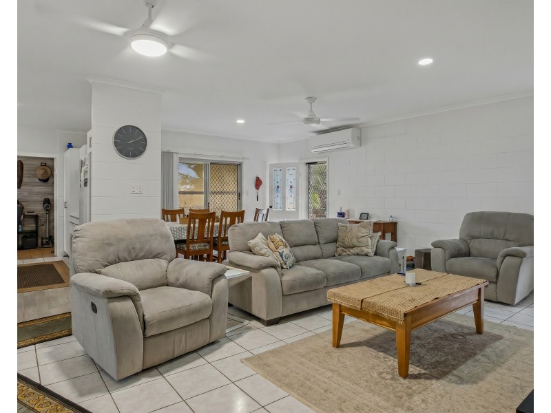 5 Jessie Lane, South Mission Beach QLD 4852
