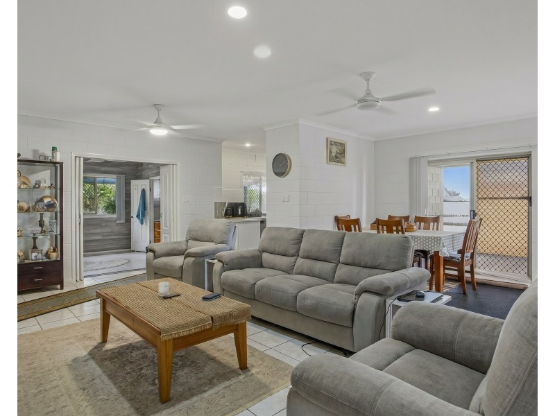 5 Jessie Lane, South Mission Beach QLD 4852