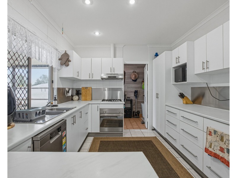 5 Jessie Lane, South Mission Beach QLD 4852