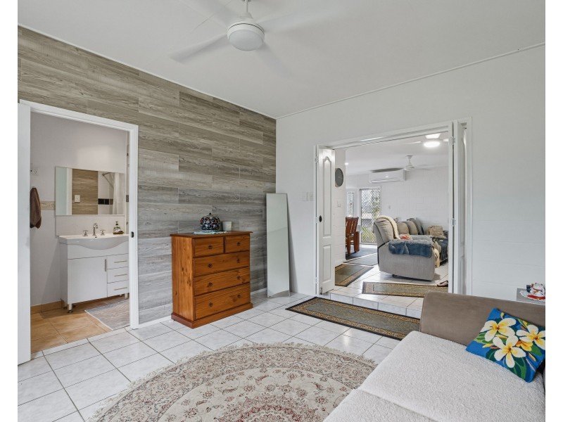 5 Jessie Lane, South Mission Beach QLD 4852