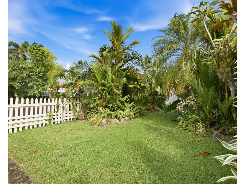 5 Jessie Lane, South Mission Beach QLD 4852