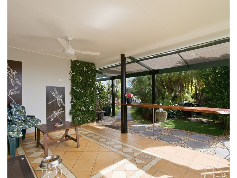 5 Jessie Lane, South Mission Beach QLD 4852
