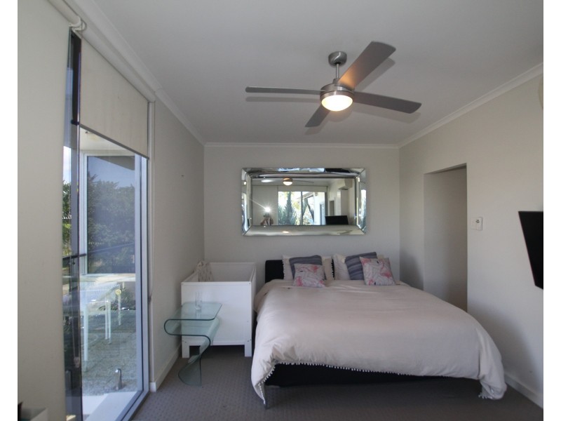 2/2 Donkin Lane, Mission Beach QLD 4852