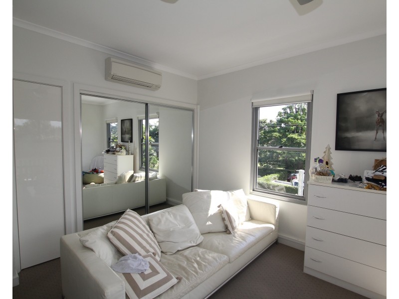 2/2 Donkin Lane, Mission Beach QLD 4852