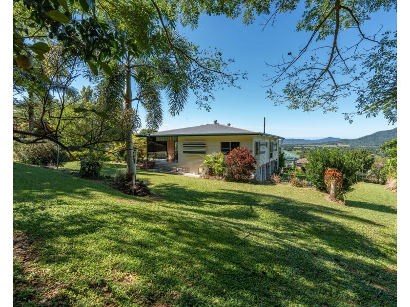 13 Briggs Street, Tully QLD 4854