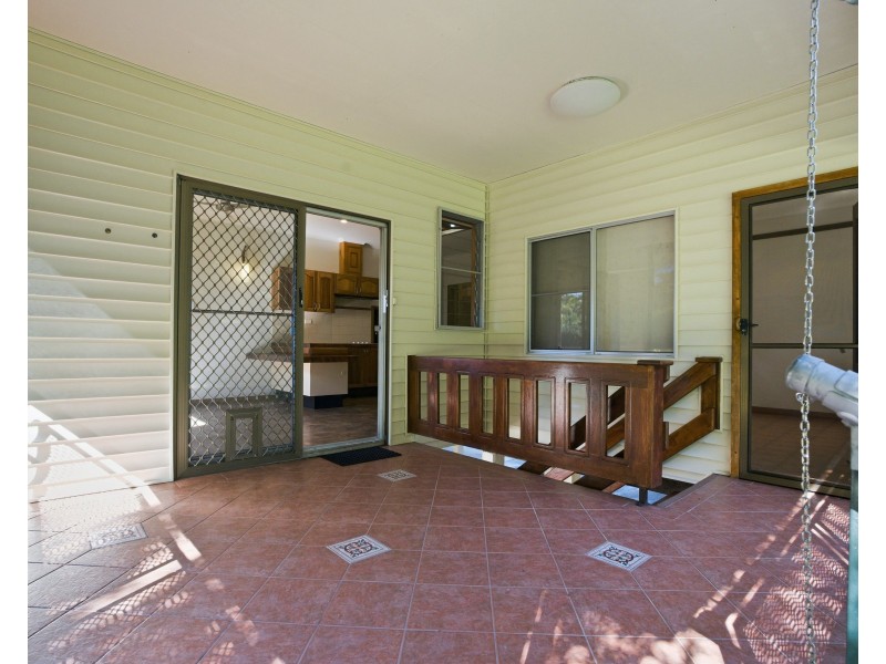 13 Briggs Street, Tully QLD 4854