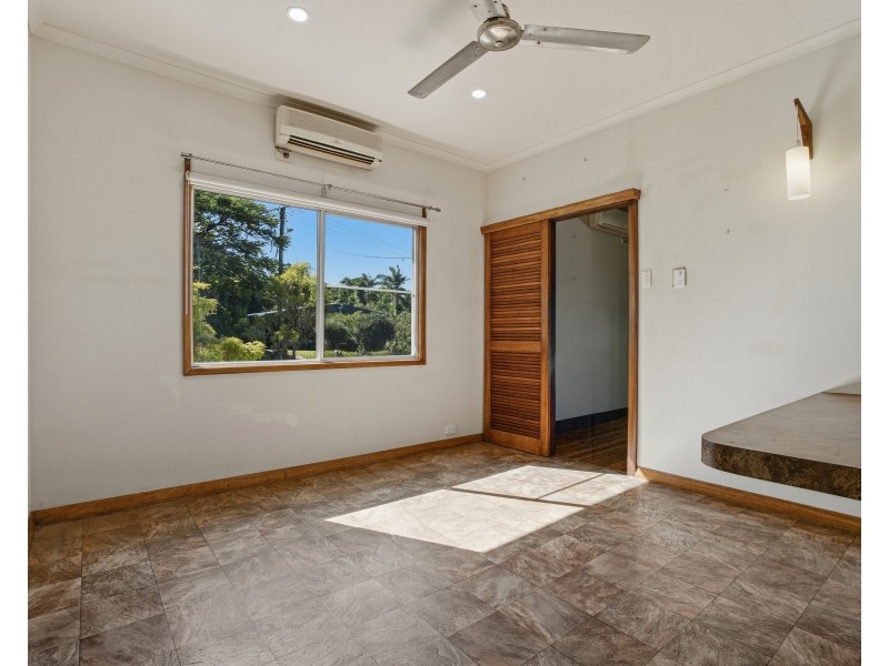 13 Briggs Street, Tully QLD 4854