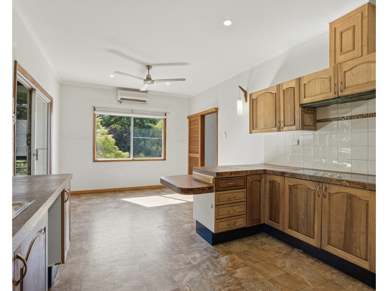 13 Briggs Street, Tully QLD 4854