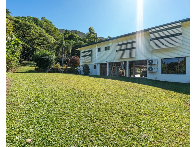 13 Briggs Street, Tully QLD 4854