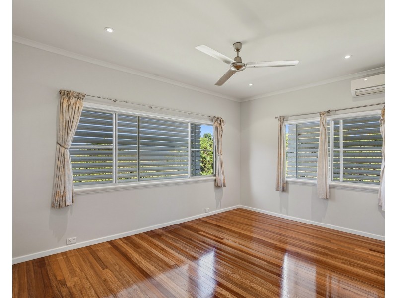 13 Briggs Street, Tully QLD 4854