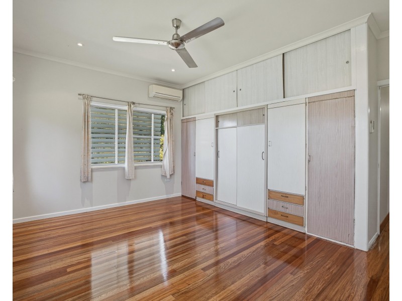 13 Briggs Street, Tully QLD 4854