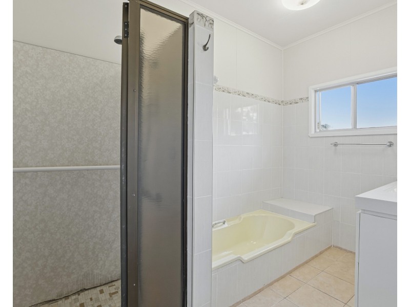 13 Briggs Street, Tully QLD 4854